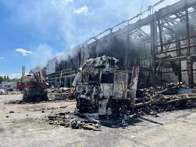 Атака рф знищила ключовий гуманітарний склад Червоного Хреста у Києві