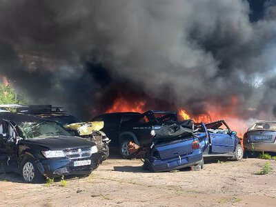 Краматорськ: через удар ворожого FPV-дрону спалахнула автостоянка