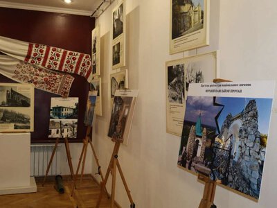 У Тернополі відкрили виставку про Святогірську лавру, що на Донеччині