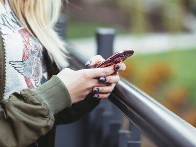 Дослідження звинувачує iPhone у падінні народжуваності в США