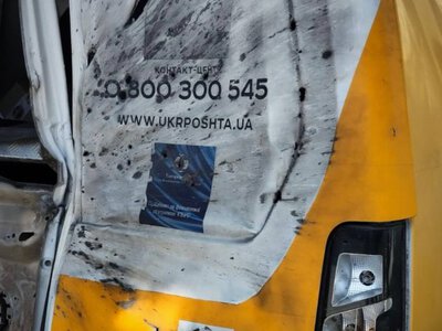 На Сумщині російський дрон атакував поштову автівку