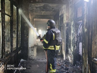 Російські війська атакували лікарню в Херсоні: постраждали медики