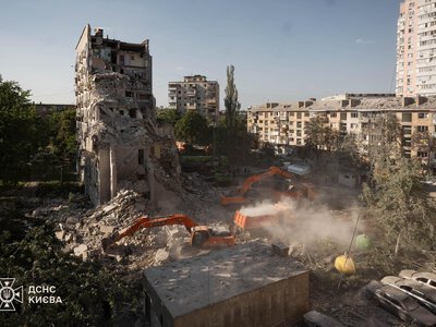 Вже 25 жертв російських ударів. У Києві продовжуються аварійно-рятувальні роботи (ФОТО)