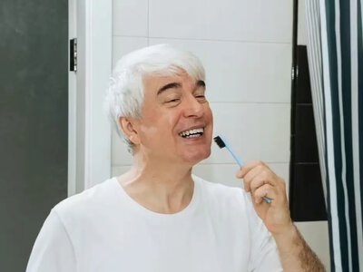 Стоматологи це їдять і вам радять: три доступні продукти, які захистять зуби від руйнування