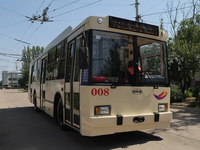 Цей тролейбус працює ще з 90-х: у Кривому Розі оновили тролейбус із автономним ходом