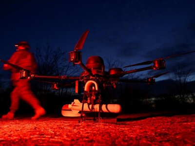 Нічна атака на Крим: повідомляють про вибухи, стрілянину та пожежі на п'яти електропідстанціях