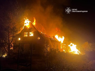 У селі Вирва будинок горів на 225 квадратах — рятувальники їхали 24 км