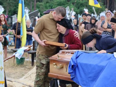 У Вишнівській громаді попрощалися із захисником Андрієм Стернічуком