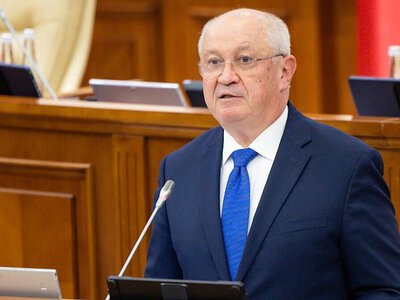 Прем'єр Молдови оголосив про відставку на тлі корупційних скандалів