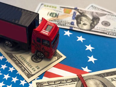 Торгівля між ЄС та США сягнула рекорду, але за красивими цифрами ховаються втрати
