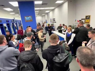 Українських чоловіків повертатимуть з-за кордону: кому приготуватися?
