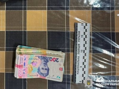 У Костополі чоловік через незачинене вікно вкрав із авто 40 тисяч гривень – його розшукали