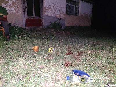 На Берегівщині 63-річний чоловік з сокирою напав на сусіда