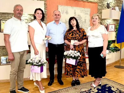 У Хусті двом жінкам присвоїли почесне звання «Мати-героїня»
