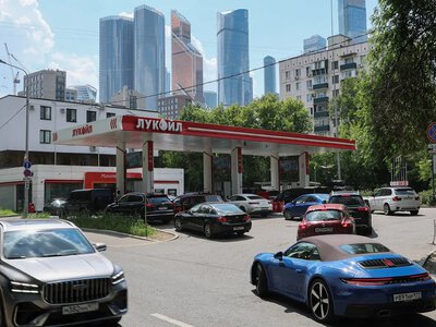 Ексголовний санлікар РФ назвав дефіцит бензину корисним