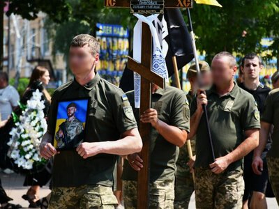 Під звук сирени Ніжин прощався зі своїм захисником