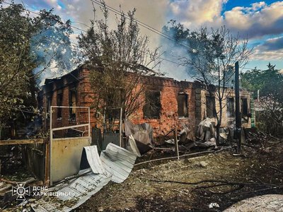  У Лозовій російські дрони знищили два будинки: 10-річна дівчинка отримала опіки 70% тіла 