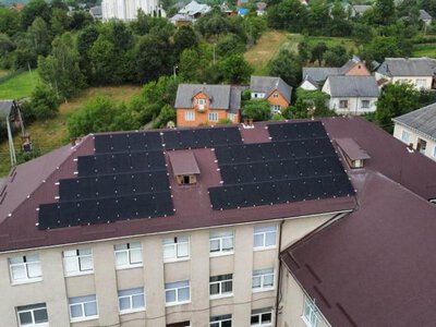Школи Закарпаття оснащують сонячними електростанціями