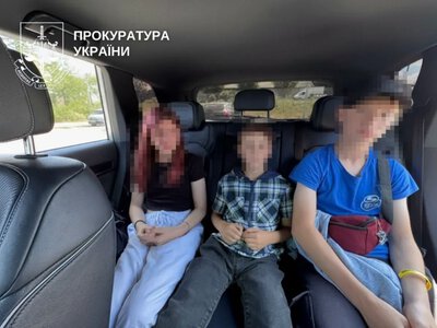 На Рівненщині матір намагалася продати трьох дітей для жебрацтва і залучала доньку до наркоторгівлі