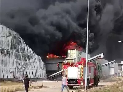Ворог ударив КАБами по найбільшій в Європі птахофабриці Чорнобаївська, спалахнула масштабна пожежа