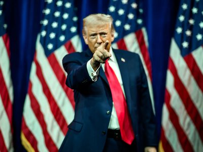 Трамп на старті святкувань 250-річчя США на тлі Рашмору обрушився з критикою на комунізм - NYT