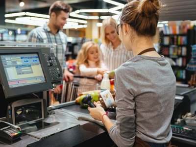 Продавці, водії та медики: хто потрібен на ринку праці у Полтаві