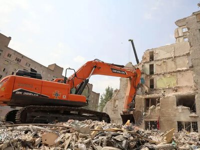 У Києві завершили пошукову операцію на місці зруйнованого будинку в Дарницькому районі
