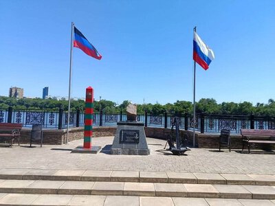 У Донецьку окупанти знесли скульптуру лева, якого подарував міський голова Львова Андрій Садовий