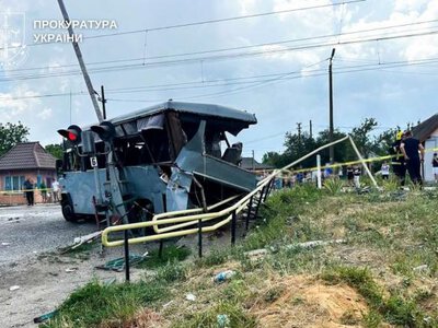 Водія маршрутки й чергового по залізничному переїзду, причетних до ДТП у Квасилові, узяли під варту