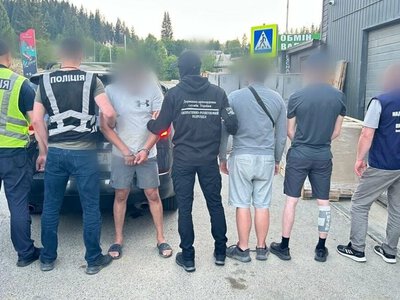 Жителя Чернігівщини затримали за спробу незаконного переправлення через кордон двох осіб