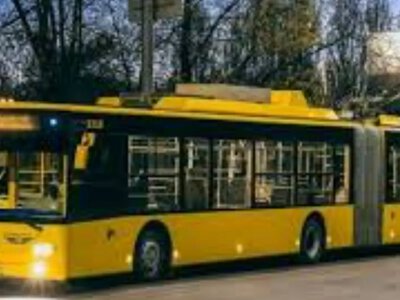 В Херсоні зупинили рух тролейбусів через дві години після відновлення