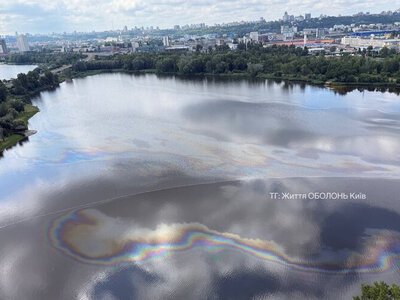 Після удару росіян по АЗС в Києві в озеро потрапило 350 тонн нафтопродуктів – купатися та ловити рибу заборонили