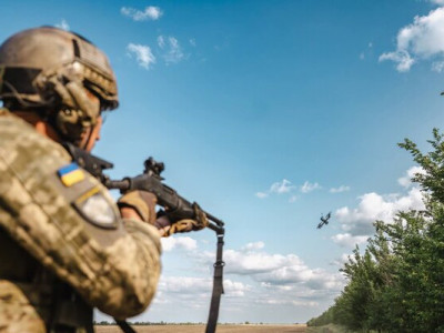 Зарплати військових змінили – Міноборони пояснило, хто отримуватиме від 10 000 до 100 000 грн бойових доплат