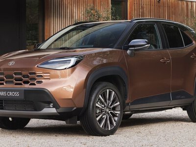 Toyota представила оновлений Yaris Cross: гібридний кросовер став схожим на RAV4 і отримав нові ціни