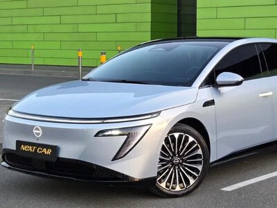 В Україні з'явився недорогий електричний седан Nissan із запасом ходу понад 600 км (ФОТО)