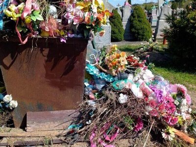 На Волині біля міського кладовища виявили стихійне звалище будівельного сміття