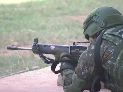 Тайвань відновлює антикомуністичні заняття для випускників військових академій