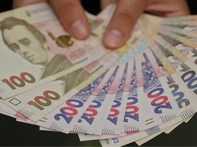 Пенсіонери можуть отримати по 10 тисяч гривень: як оформити допомогу вже зараз