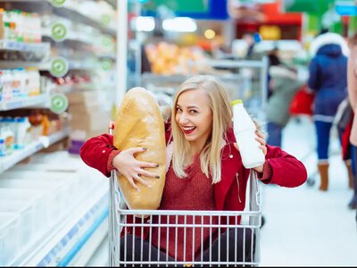 Не переплачуйте даремно: в які години ціни на продукти в магазинах України найнижчі