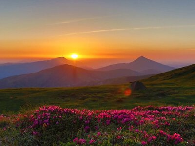 Літні Карпати: захід сонця з Чорногори вразив мережу (ФОТО)
