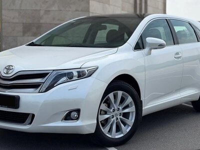 Надійна капсула часу: Toyota Venza 2013 року на базі Camry виставили на продаж у Києві (ФОТО)