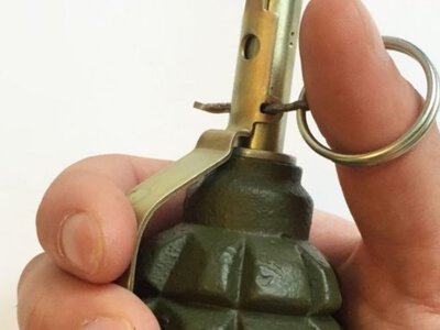 Військовий у СЗЧ, підірвав гранату під час затримання : поранено двох поліцейських, — Нацполіція