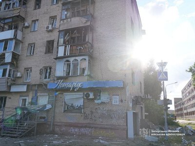 Атака по Запоріжжю: постраждала багатоповерхівка, поранено поліцейських