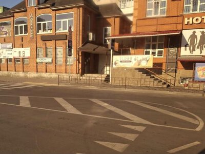 У Костополі на Новій встановили огорожу вздовж тротуару