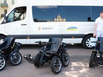 Хмельниччина отримала зі Швеції 10 спеціалізованих електротранспортних засобів для ветеранів з інвалідністю