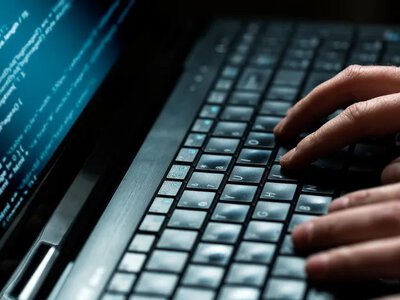 Російські хакери зламали пошту британських урядовців і виставили акаунти на продаж за $60 000
