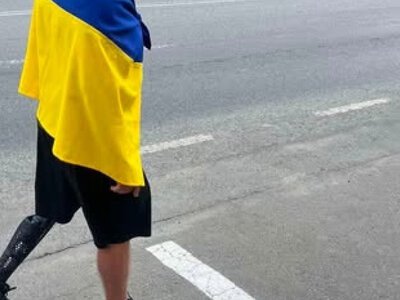Ветеран Петро Дуднік заради побратимів долає шлях з Вінниці до Хмельницького