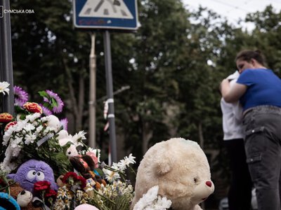 16-річна дівчинка, яка постраждала від авіаудару у Сумах, перебуває у критичному стані + Фото