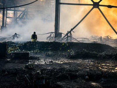 Загроза детонації, їдкий дим та евакуація: що відбувається у Вишневому