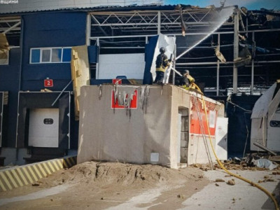 Пошкоджено термінал Нової пошти, загорілася суха трава: наслідки атаки на Чернігів